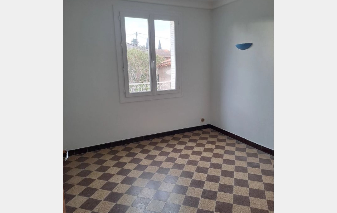 AGENCE TEMPLUM : Appartement | SORGUES (84700) | 67 m2 | 750 € 