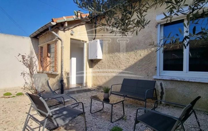 Maison   SORGUES  62 m2 189 000 € 